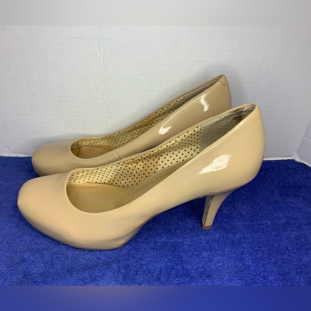 Madden Girl Gettaa Faux Patent Leather Womens Tan 4" Heels Shoes - Size 8 M Nude
